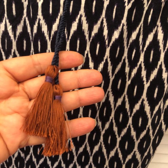 Common thread Anthropologie, black and white pattern blouse, M - Picture 7 of 10